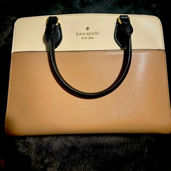 kate spade Handbags - Kate Spade Medium Crossbody Purse